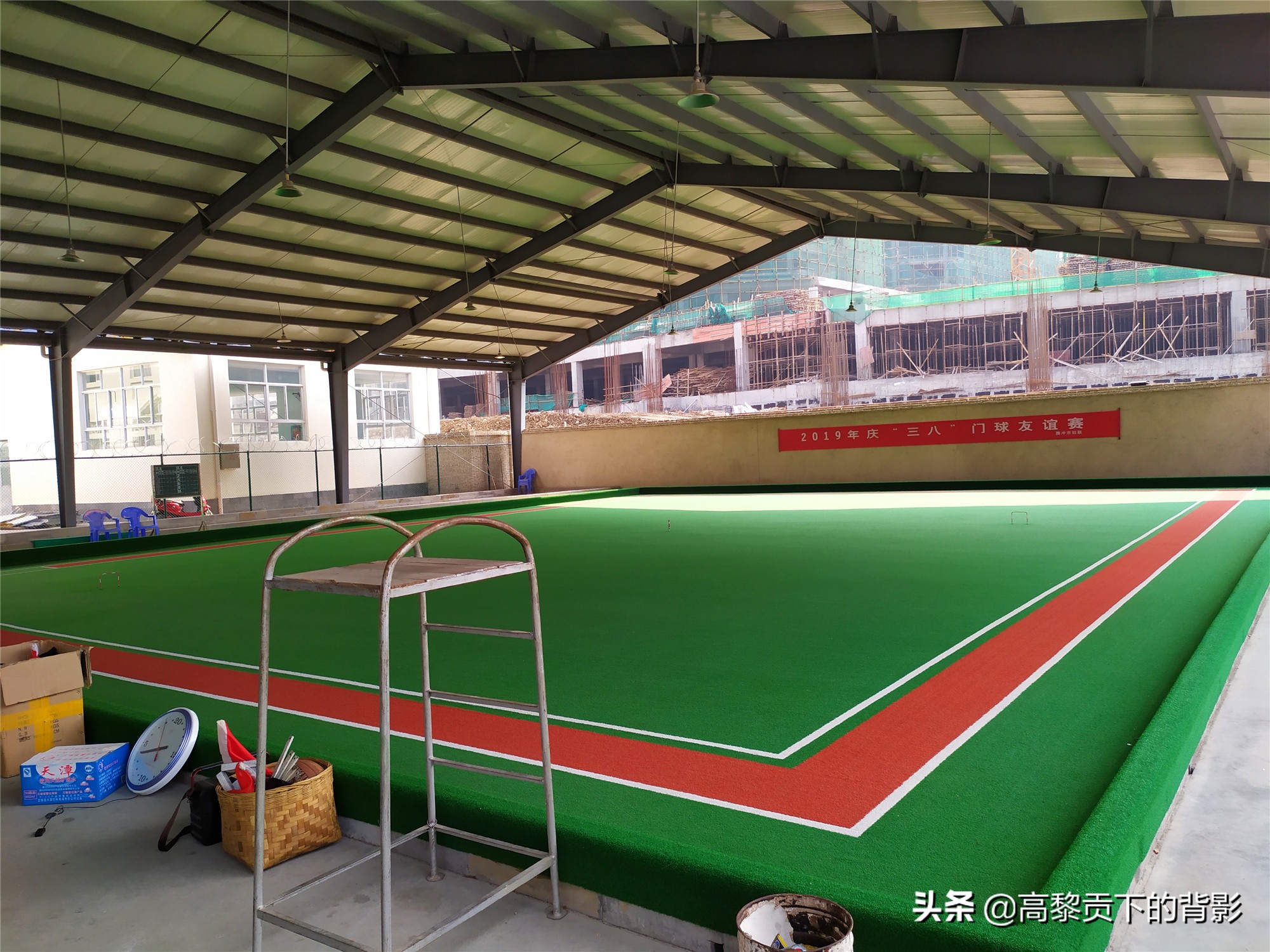 云南腾冲偶遇篮球赛顺便看看腾冲的体育设施如何？