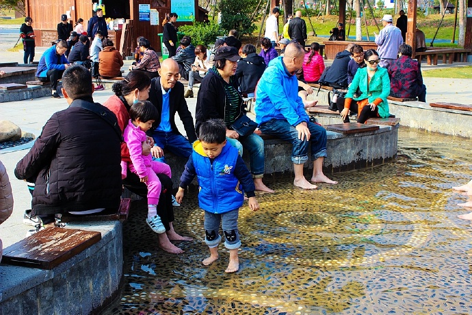 汤山温泉度假好去处,汤山有免费温泉泡脚吗
