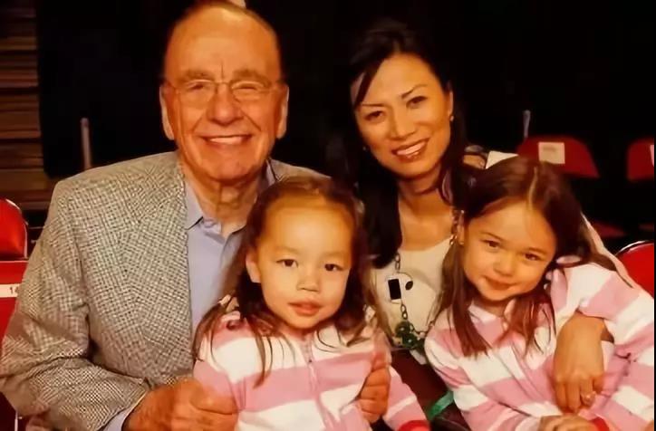 19岁攀50岁教授，给70岁男人生子，邓文迪的百亿身家没那么简单