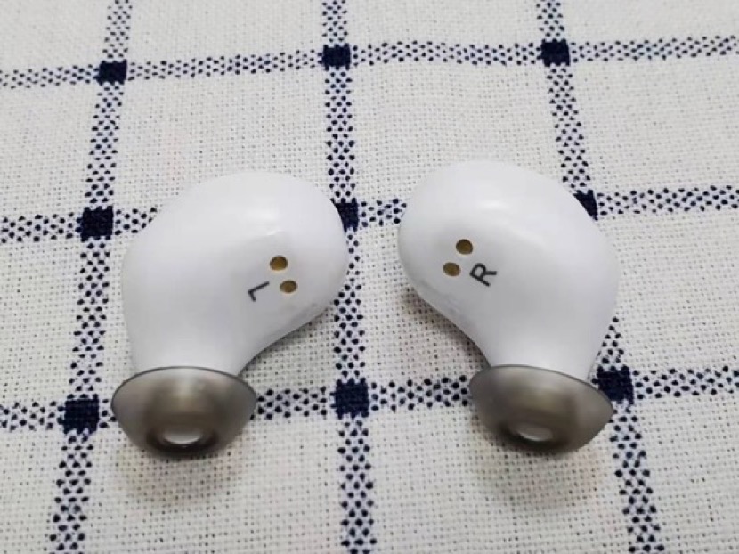 momax摩米士spark耳机,momax蓝牙耳机和苹果耳机哪个好