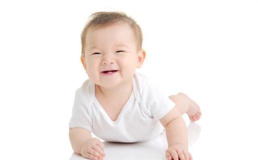 满3个月的宝宝有哪些表现,满三个月婴儿发育标准