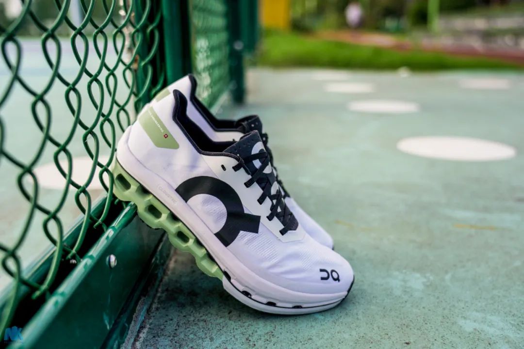 cloudboom跑鞋,oncloud跑步鞋测评