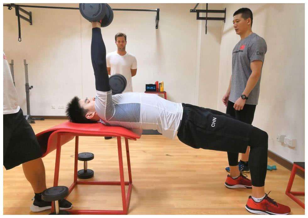 孙杨打碎镜子,孙杨8年后会怎样