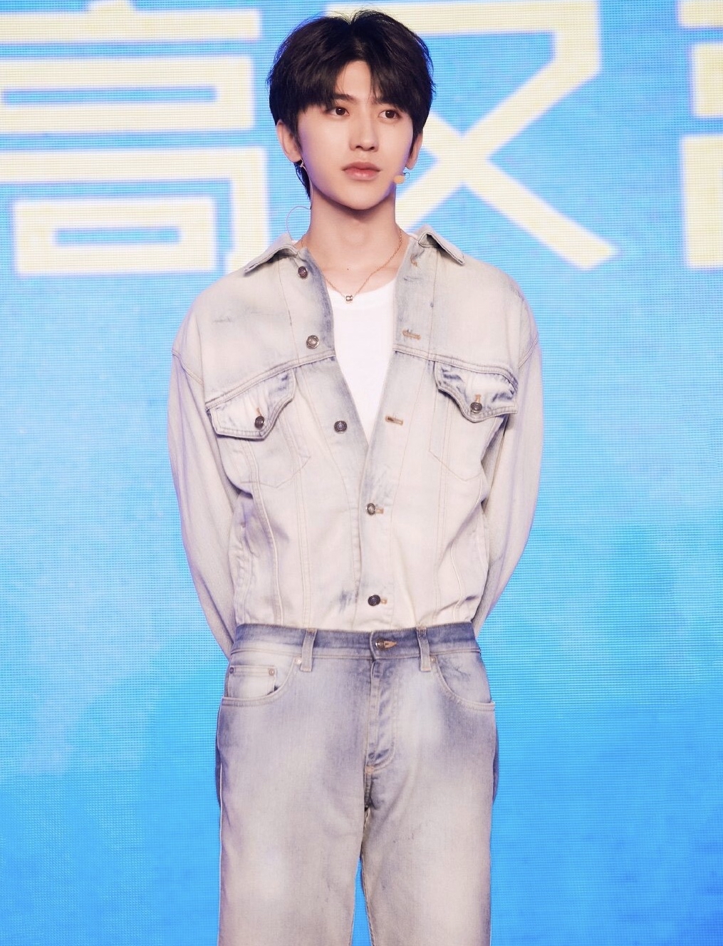 李现王一博同款运动装,王一博李现穿衣搭配