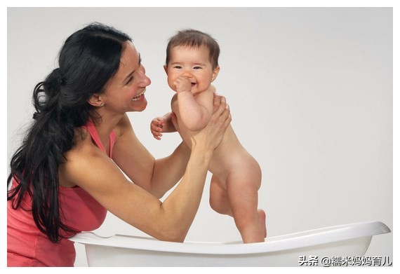 冬天洗澡时，这5种坑娃方式会伤害宝宝，然而很多宝妈依然喜欢做