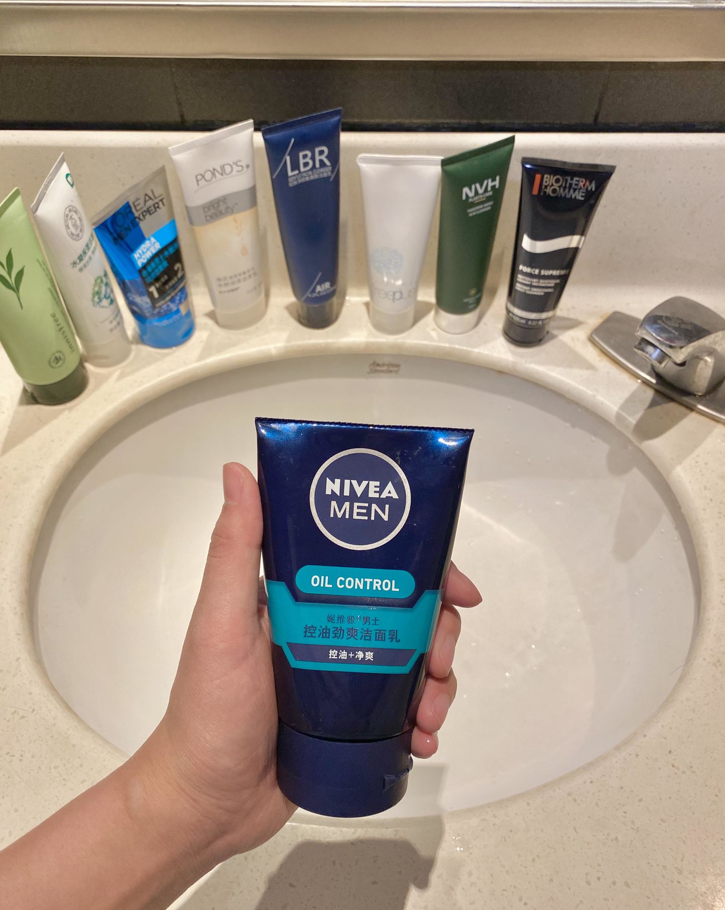 科颜氏男士活力啫喱洗面奶测评,科颜氏洗面奶啫喱测评蓝瓶