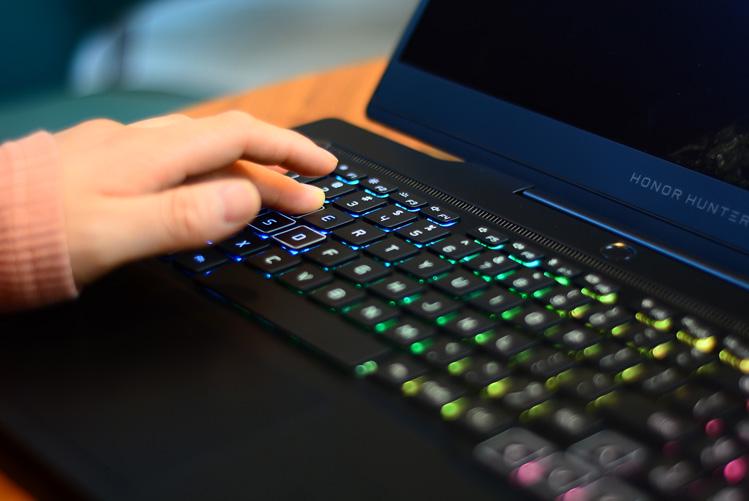 荣耀猎人游戏本评测,荣耀猎人游戏本会出下一代吗