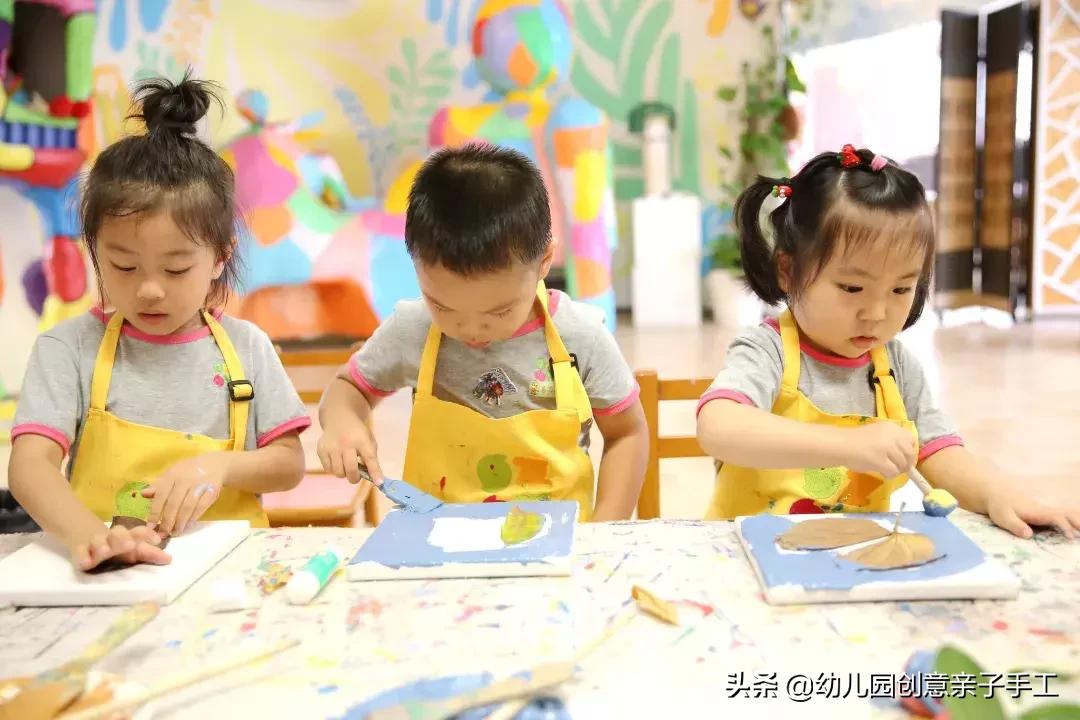 小班美工塑料袋拓印画教案,植物拓印创意教程视频