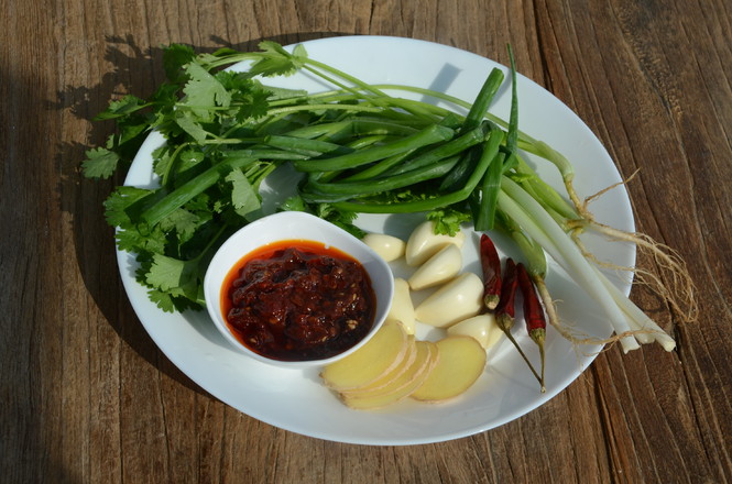 东北铁锅炖鱼正宗做法视频,东北铁锅炖鱼最正宗的做法