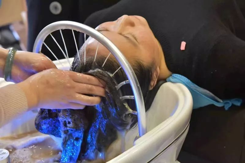 专家推荐治疗脱发白发食疗药酒,中医调理白发脱发养发