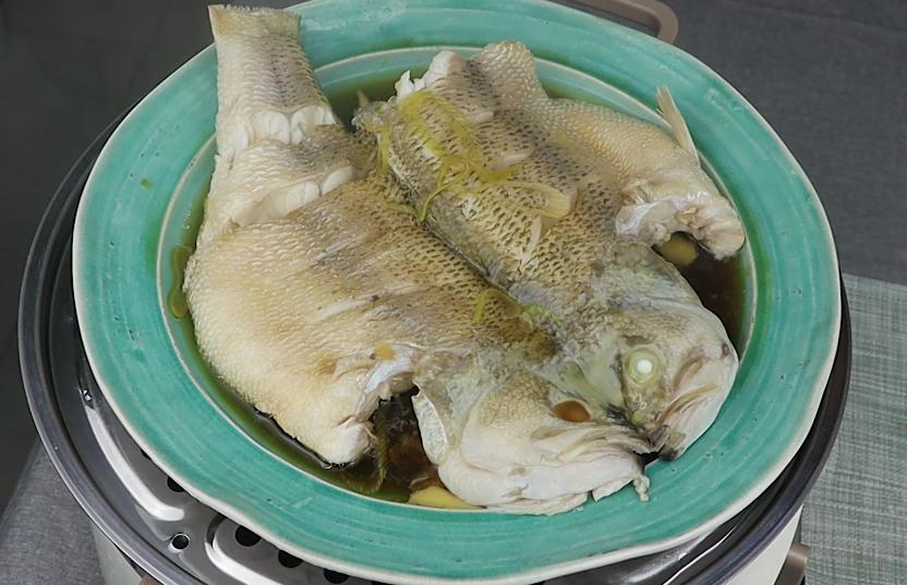 清蒸鱼用冷水蒸鱼还是用热水蒸鱼,热水蒸鱼要蒸几分钟比较好