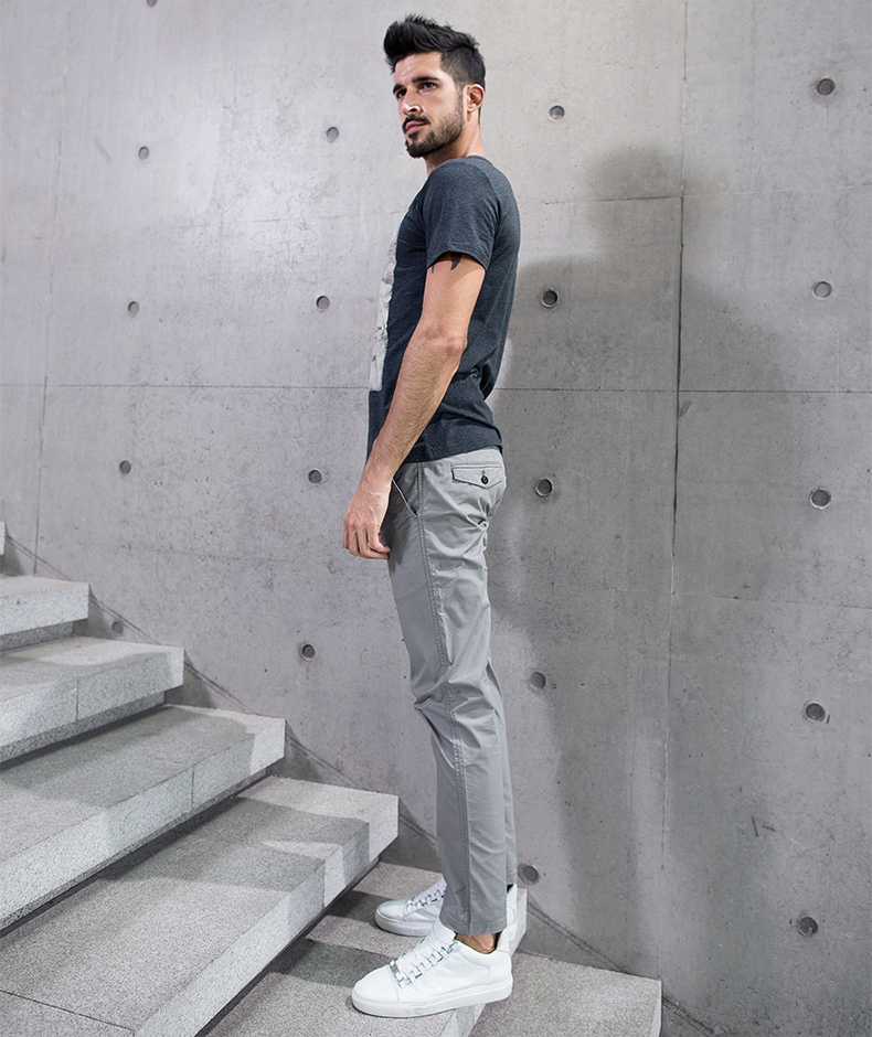 休闲裤怎么选才高级,休闲裤怎么穿出帅气的感觉