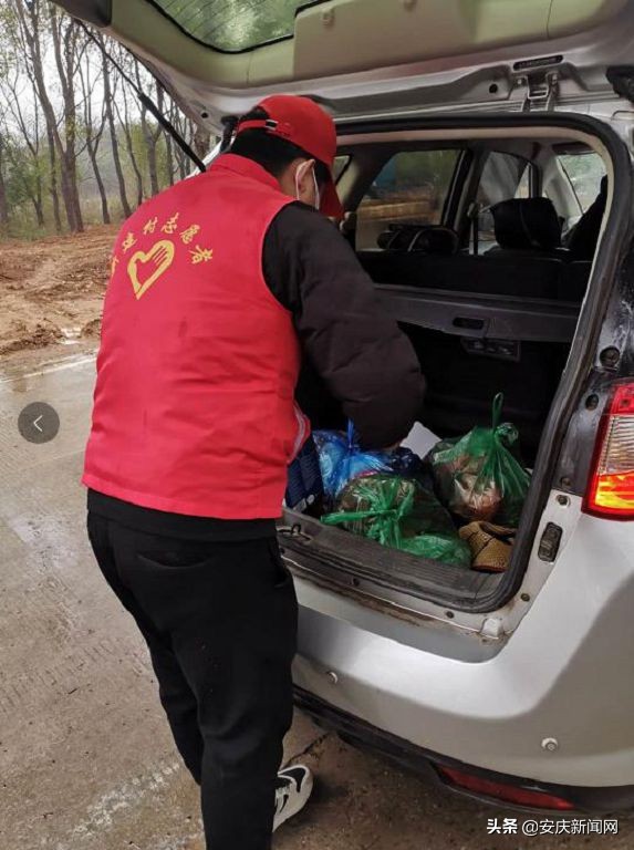 安庆:穿梭在战“疫”一线的“特殊代购队”