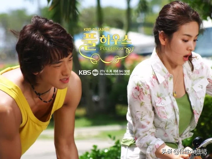 韩国女星上节目穿什么衣服,韩国女明星衣服有多敢穿