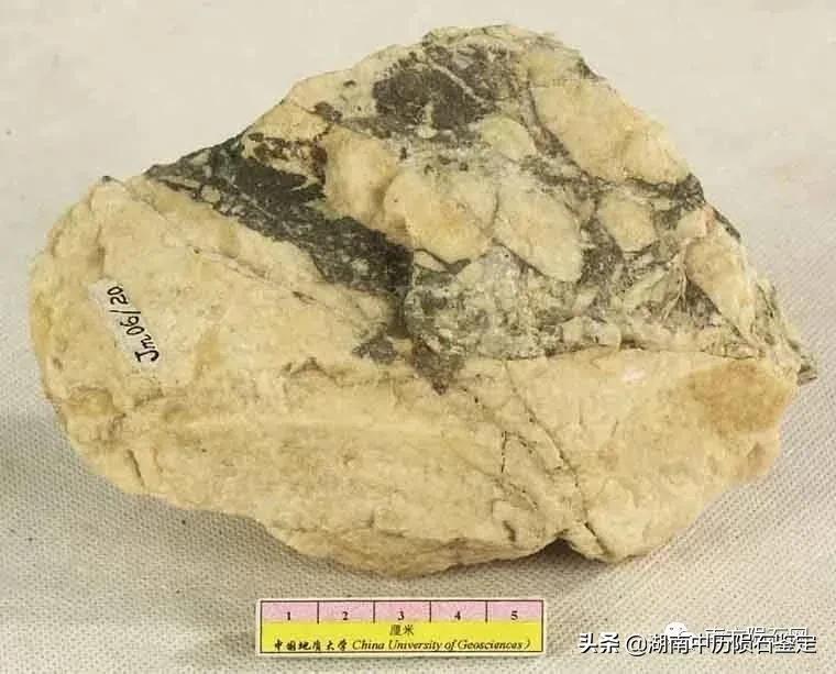 月球陨石与地球矿石的区别,月球陨石和矿石有什么区别