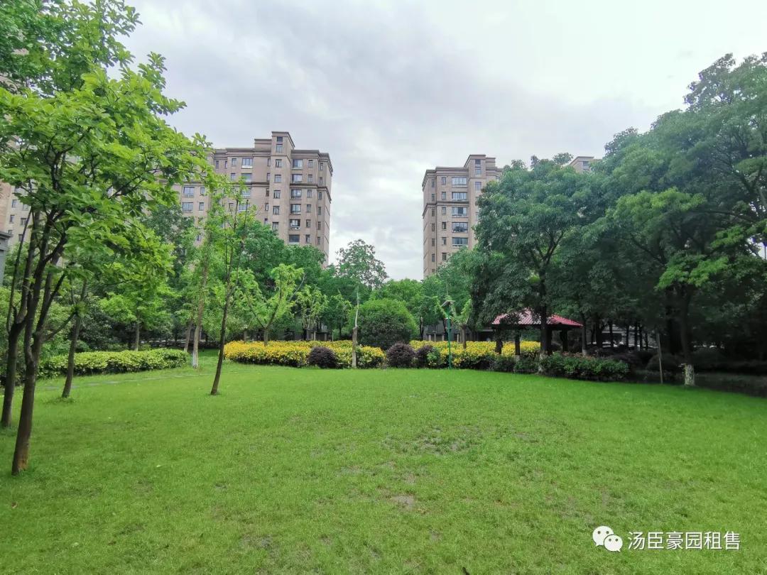 张江汤臣豪园四期新挂牌109㎡大两房一套，精装修诚意出售