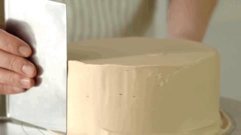 好吃的只有奶油的爆浆蛋糕,罗森摩卡芋泥味奶油蛋糕