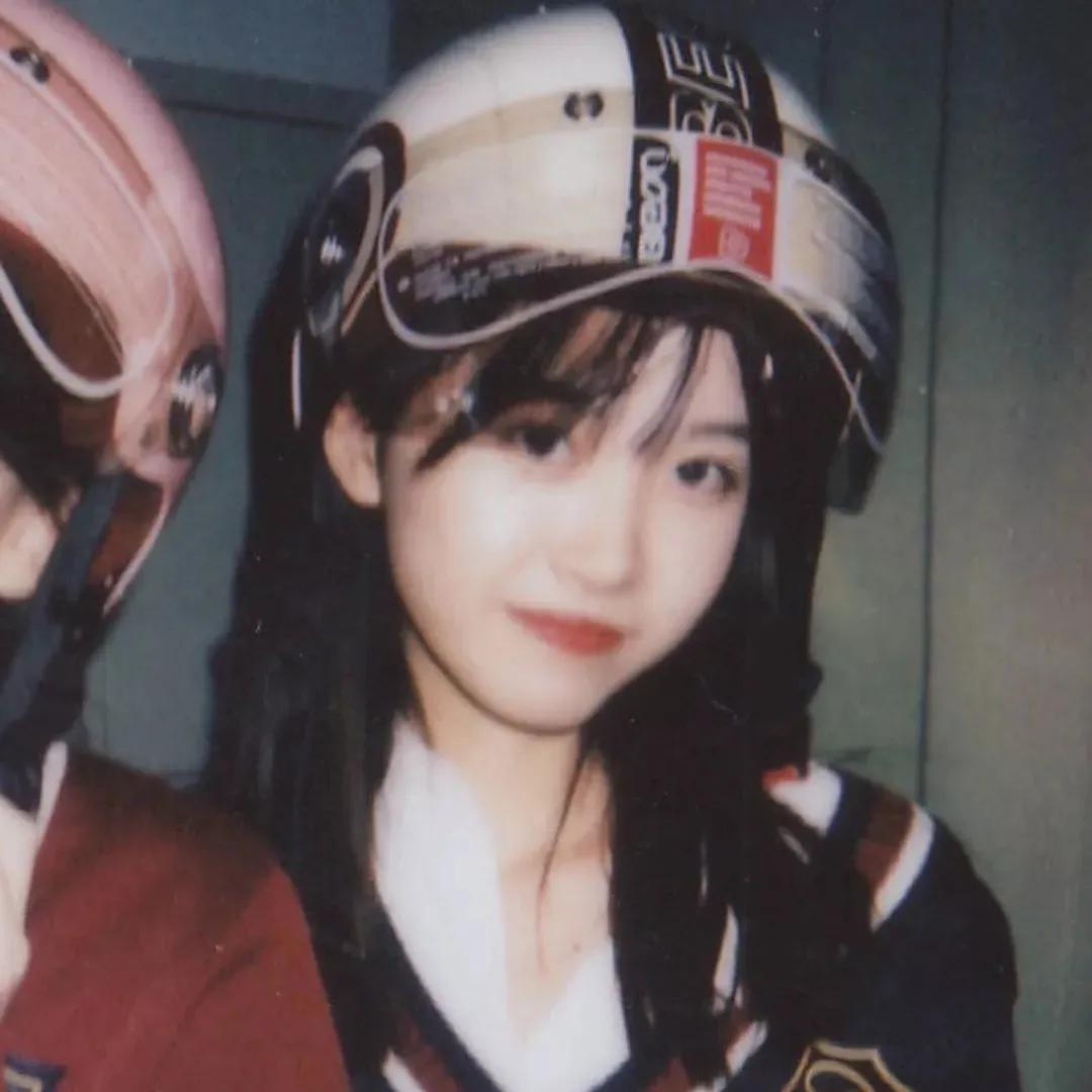 闺蜜头像真人一人一张动漫版,闺蜜头像一人一半唯美动漫真人