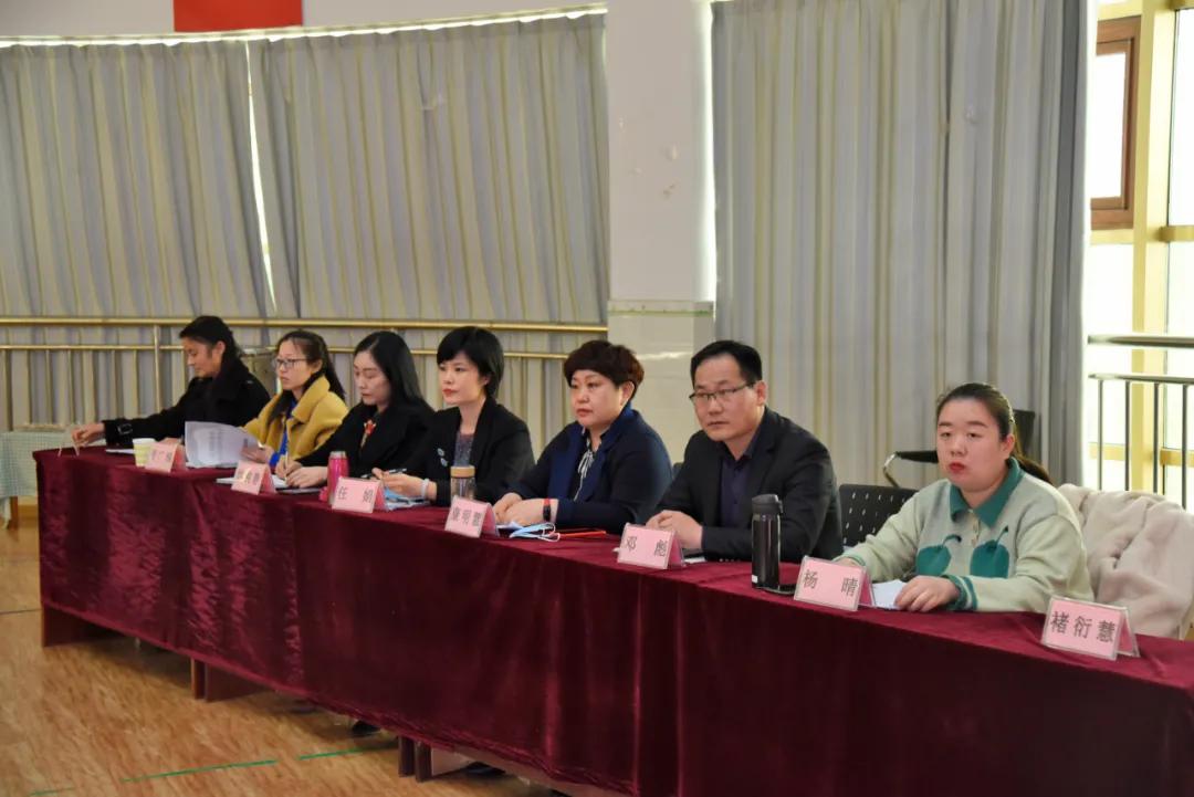 课题研究幼儿园讲座,幼儿园课题组会议报道