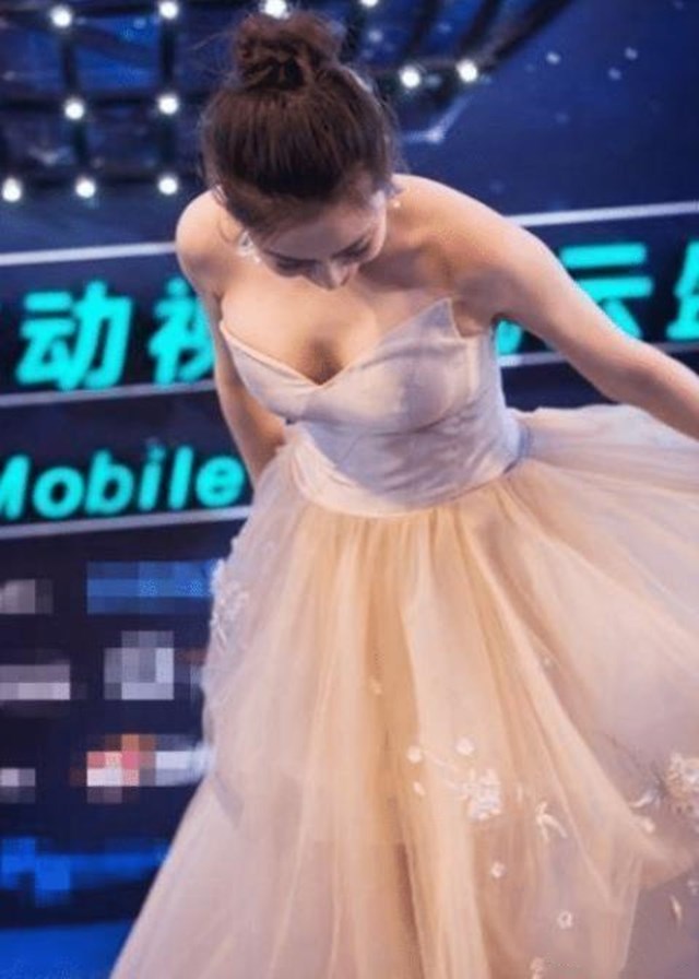 马苏惊艳露脐装写真,马苏惊艳礼服