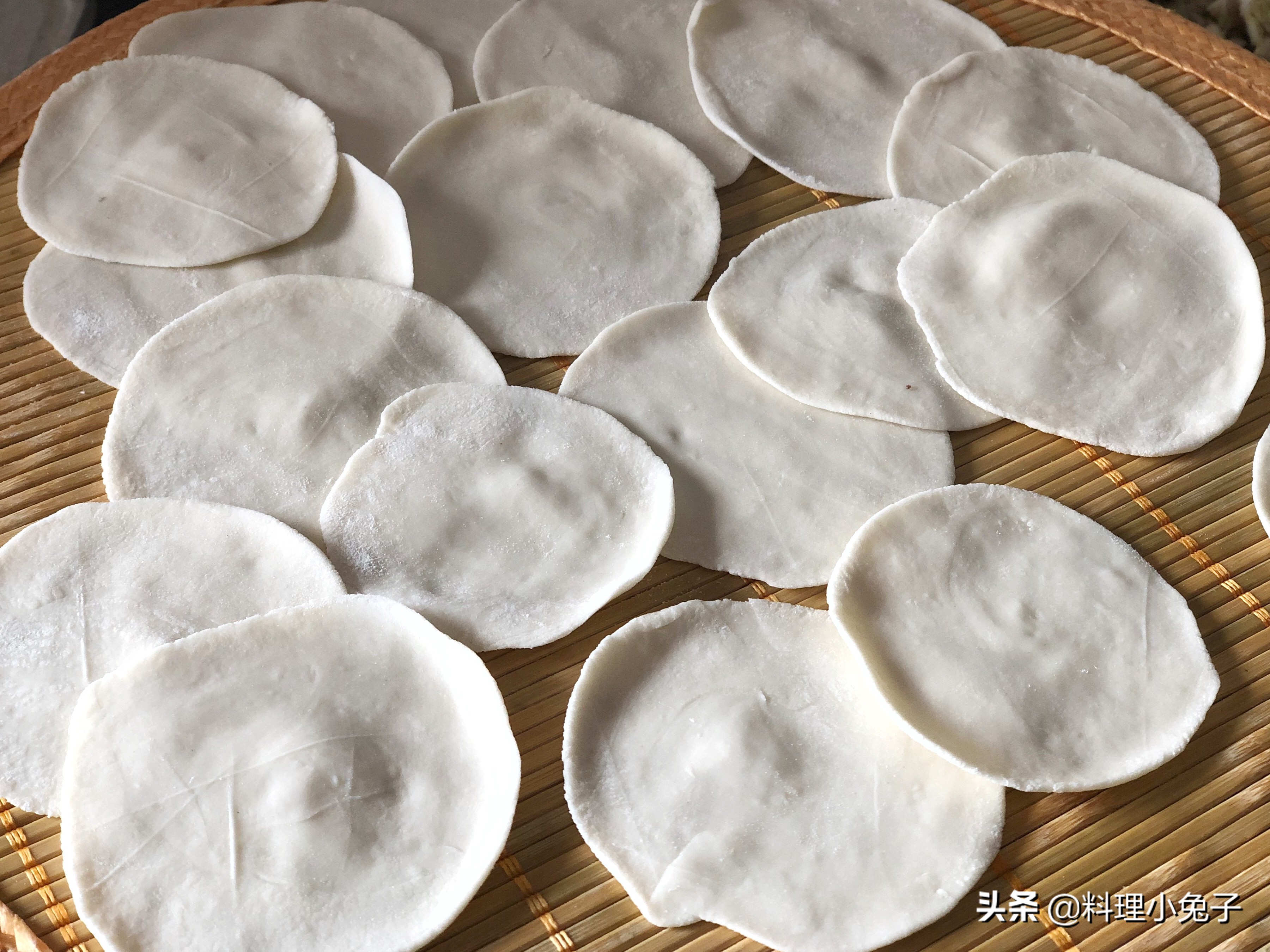 牛肉胡萝卜肉馅饺子怎样调馅,正宗牛肉洋葱馅饼肉馅做法视频