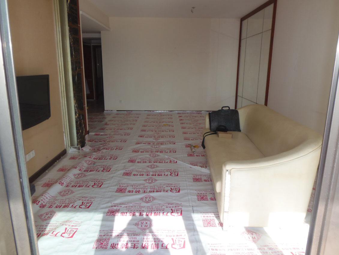 到底是先装地板还是先装衣柜,到底是先铺砖还是先装门