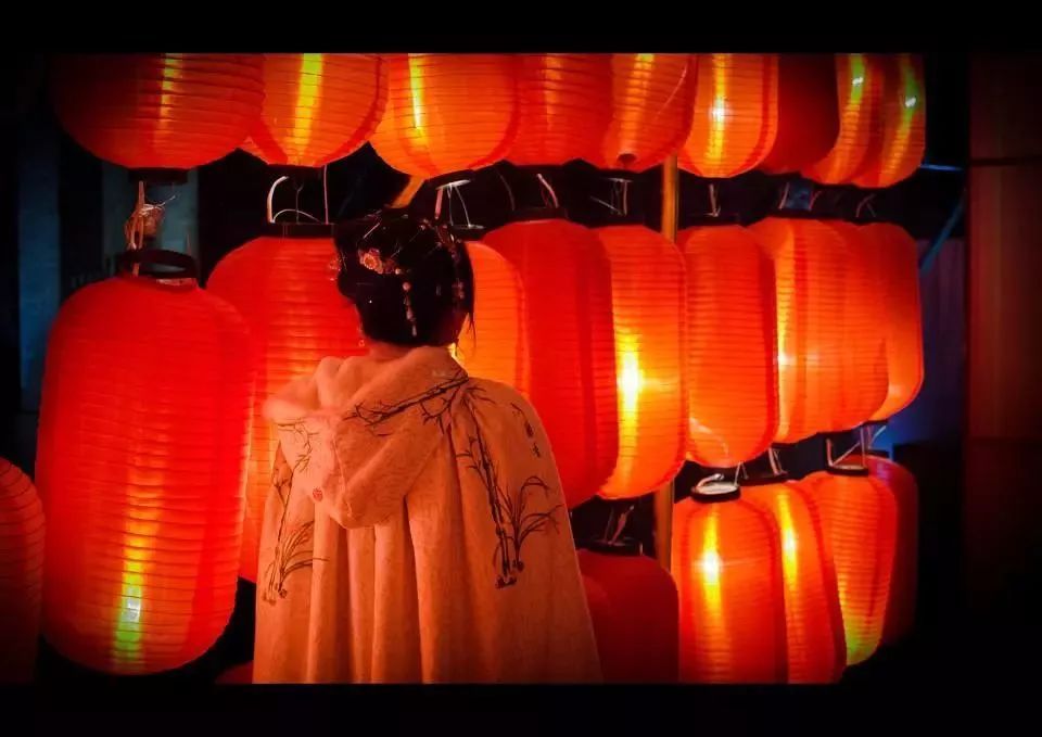 元宵节宋词100首,元宵节最美的一首宋词并配文