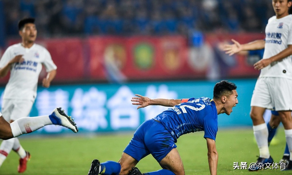 国足队员回应里皮赛后宣布辞职,足球队长发文道歉