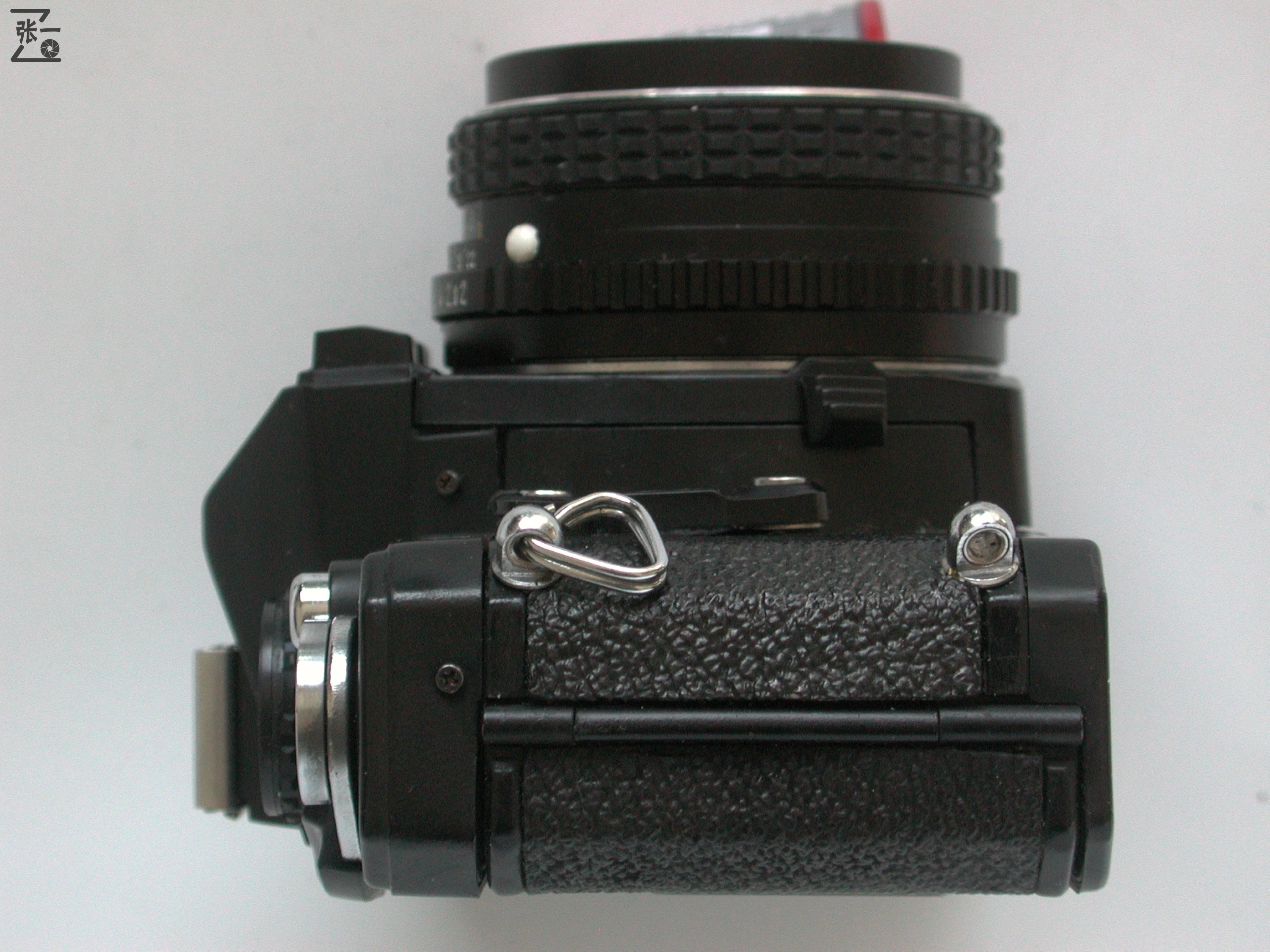 中国哈尔滨照相机厂生产的SEAMADZ2-1单反照相机