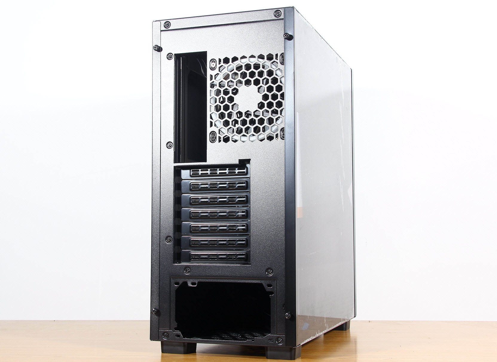 RGB灯效一键控制——电铠DK104机箱使用体验