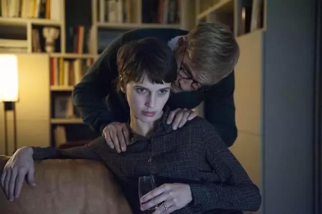 《双面情人》：纷繁欲望下，一场女性的自我探索与心灵救赎