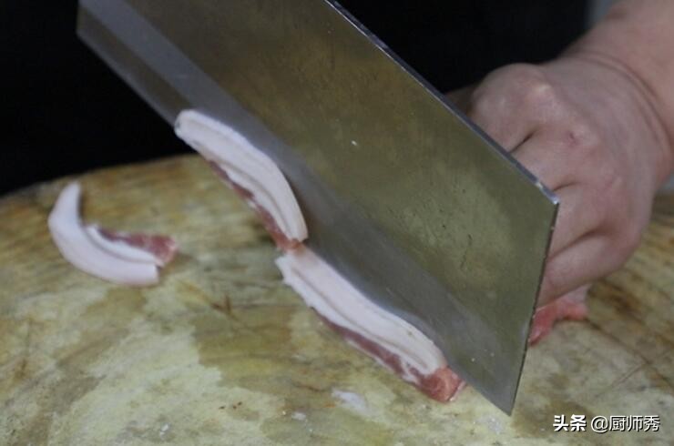 大厨教你:厨房常用的12种刀法,切什么菜用什么刀法,太详细了
