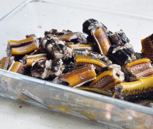 黄鳝怎么做最好吃又能去掉寄生虫,黄鳝去滑的简单方法