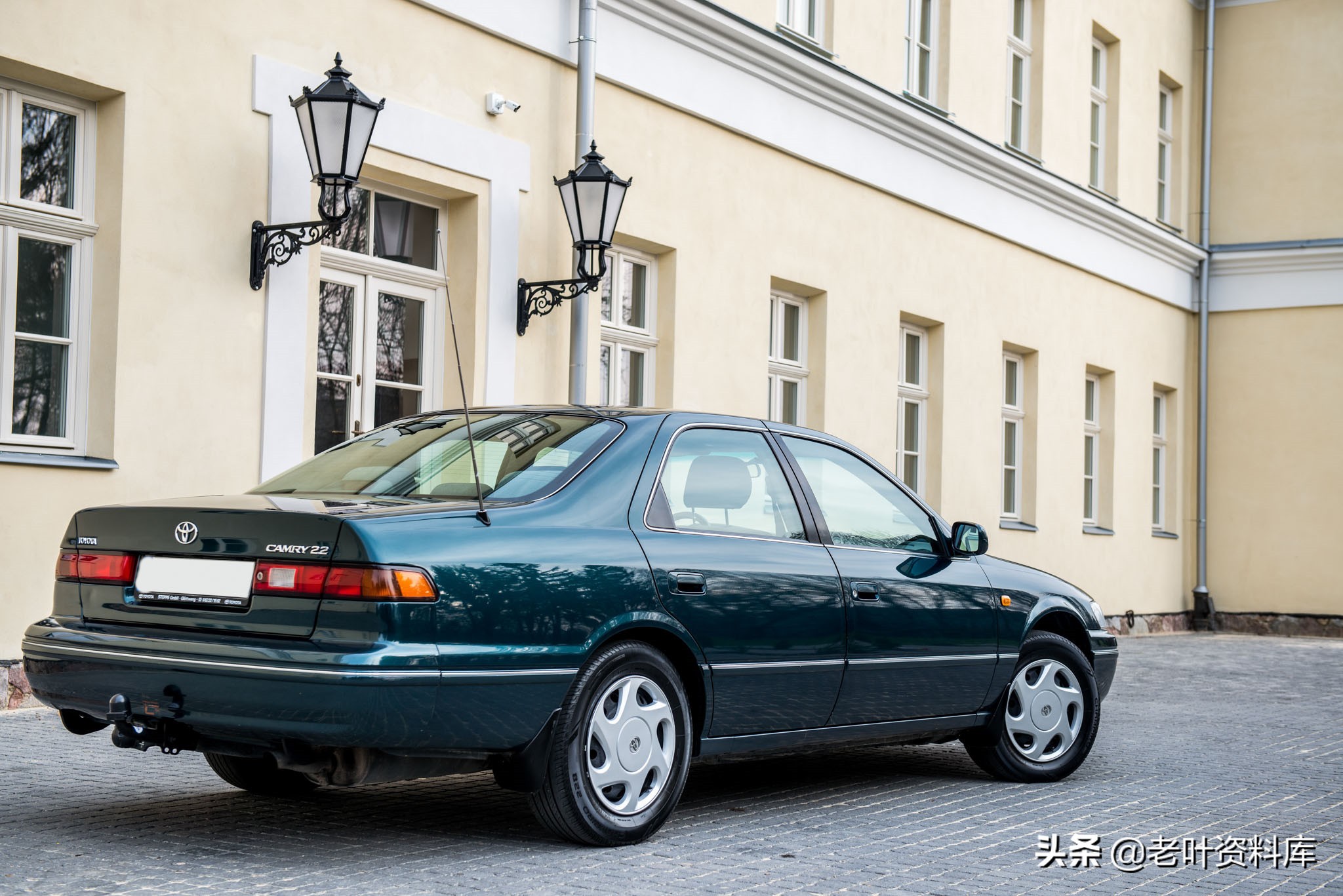 第二代丰田佳美1988,97年丰田佳美2.2排量图片