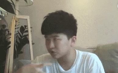 夫妻俩吃剩菜住进icu,夫妻吃小龙虾进icu