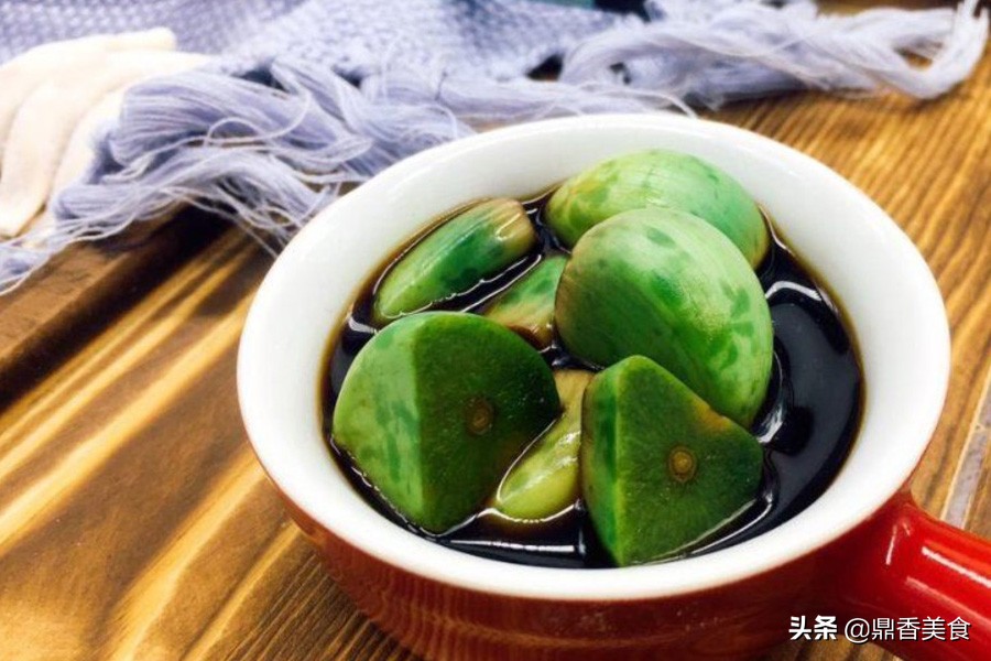 腌腊八蒜第二天上面有浮沫,腌腊八蒜时蒜瓣顶部去掉吗