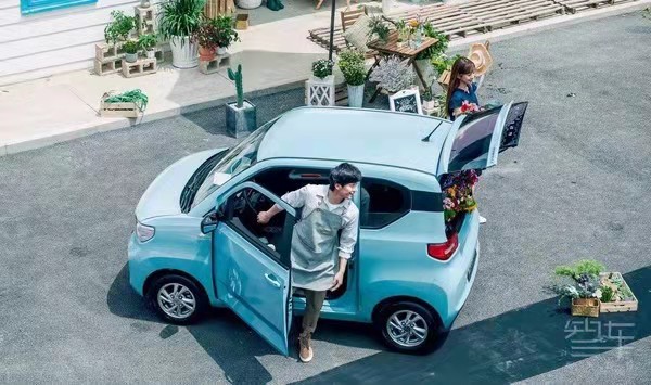 五菱宏光minievgameboy价格,人民的代步车五菱宏光miniev