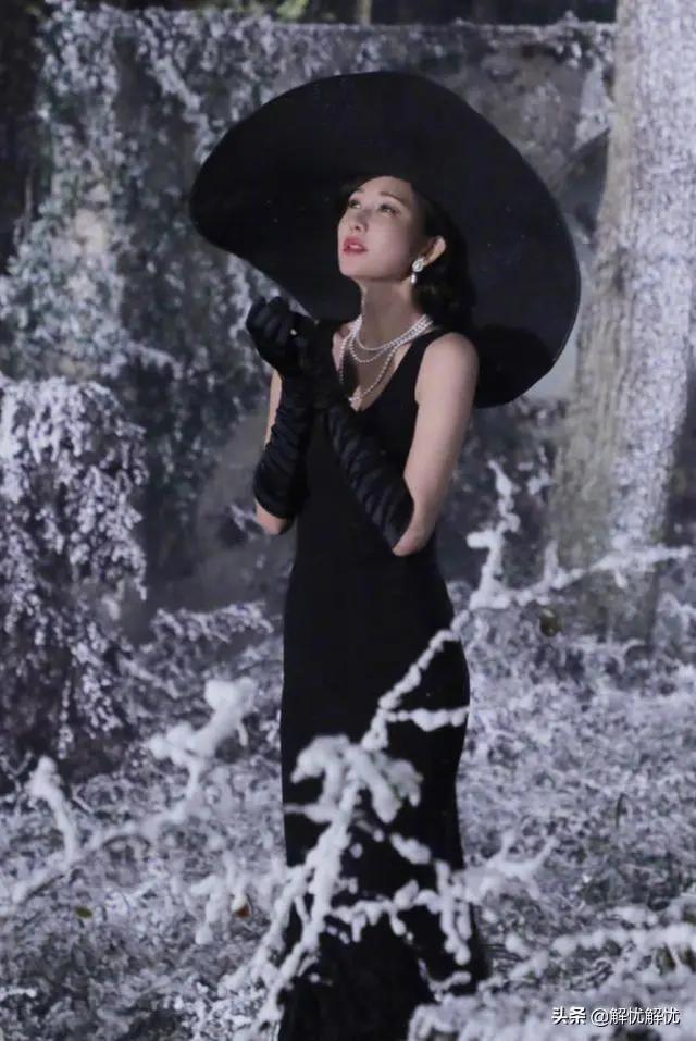 林志玲蕾丝蝴蝶结,45岁林志玲肌肤显嫩如少女