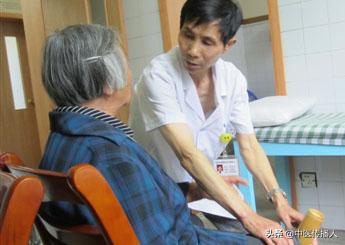 平凡乡医人生路——记浙江省海盐县秦山街道乡医姚虞明