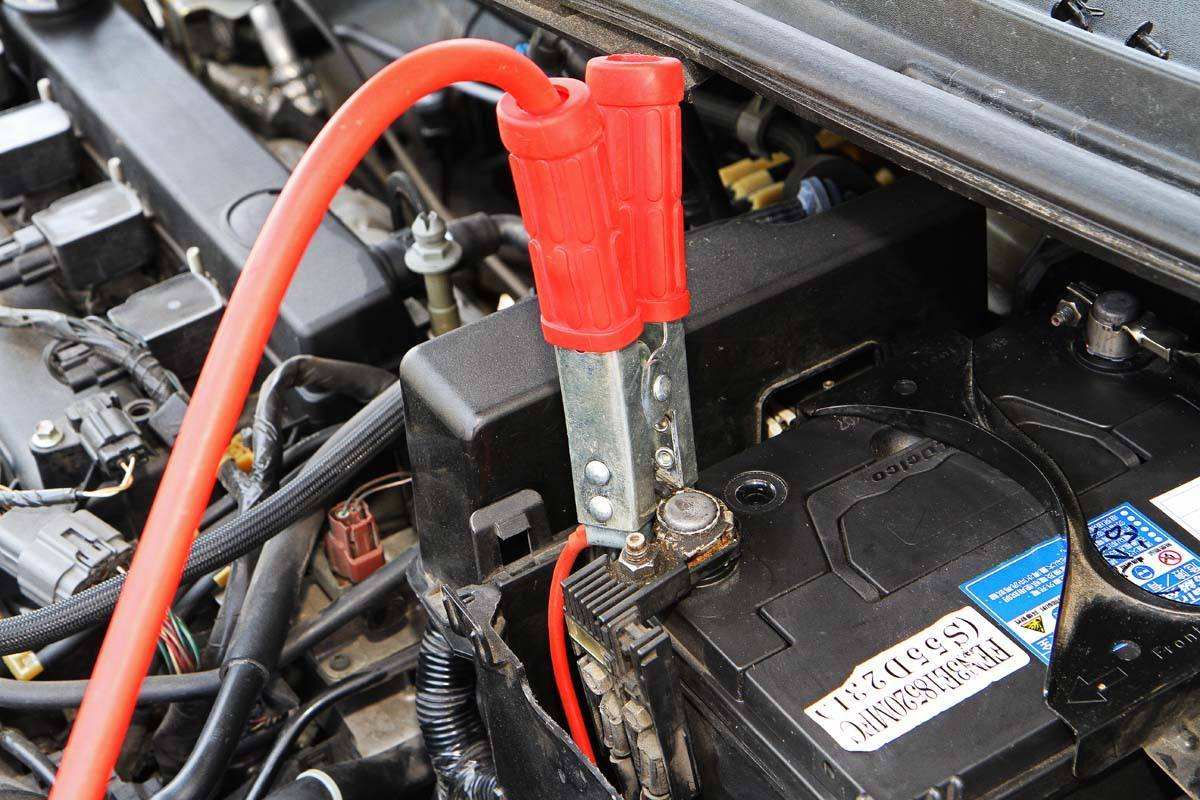 汽车启动电瓶亏电怎么解决,导致汽车电瓶亏电启动不了的原因