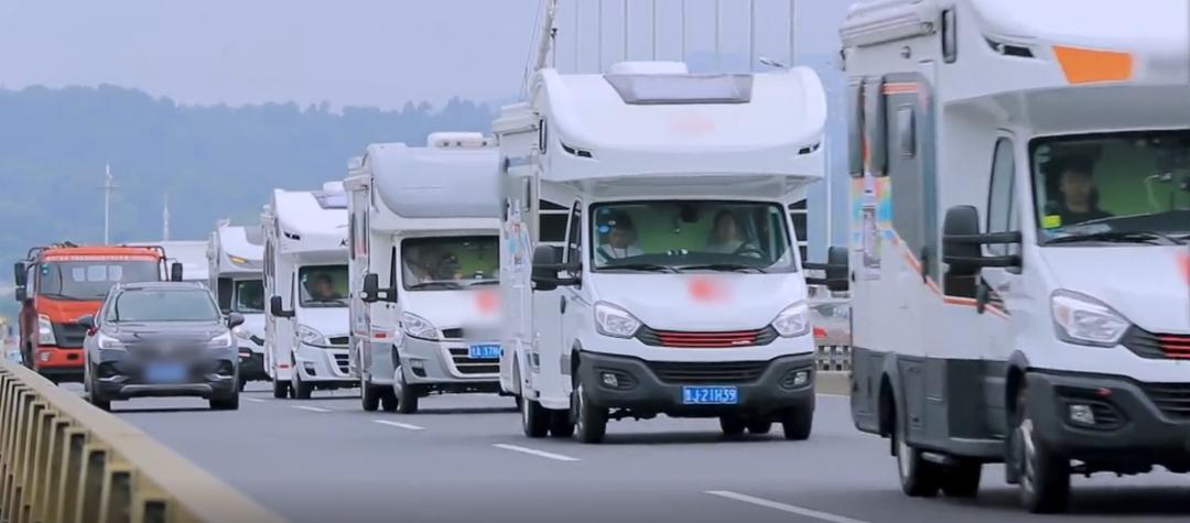 中餐厅第5季黄晓明宁静还有哪3位,中餐厅5宁静拷问黄晓明时吃的啥