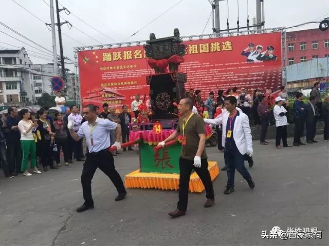 阜南张氏祠堂落成庆典仪式,张氏祠堂唱戏人山人海