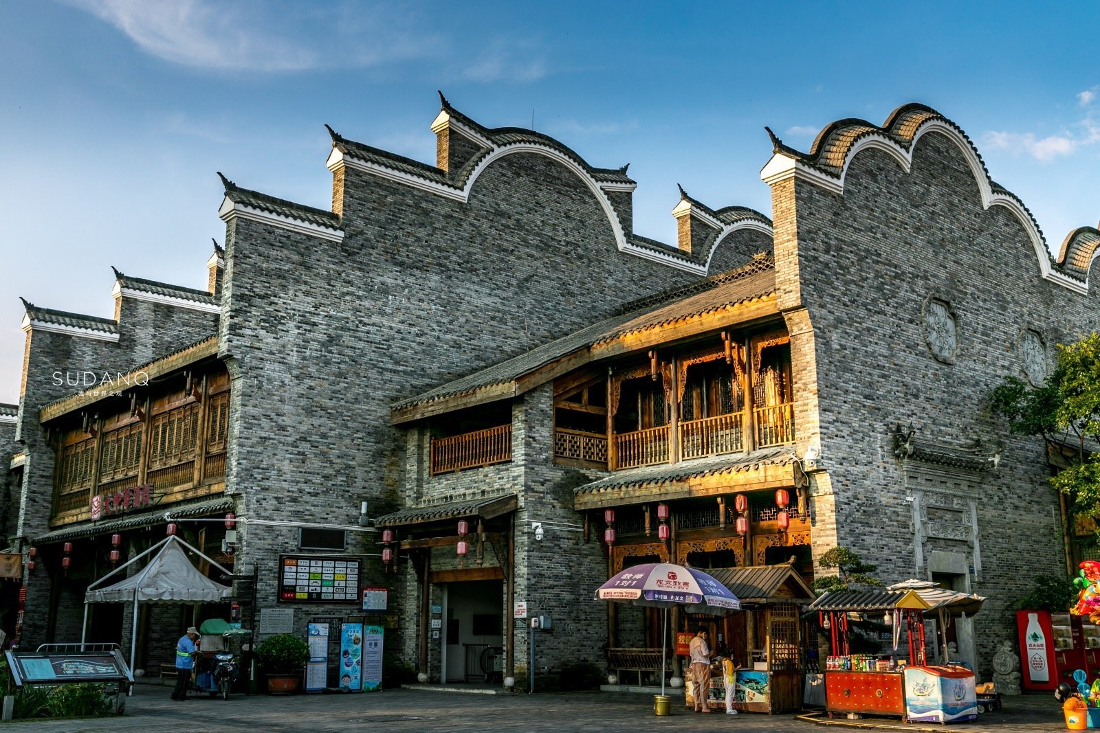 武汉著名的风景有黄鹤楼还有什么,武汉除了黄鹤楼还有哪些地方