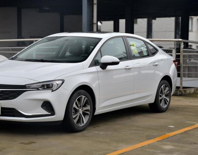 对比思域的国产轿车,别克威朗2020款领先型落地多少