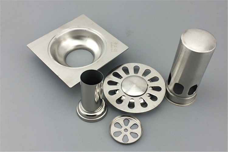 卫生间里黑色细长的虫子是什么虫,厨房卫生间有白色虫子是什么原因