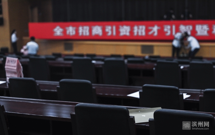 2018时光已走滨州日报90后小美摄影记者定格了您的最美