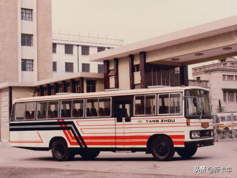 亚星客车是哪里生产的,亚星客车最老的车型是哪一款了呢