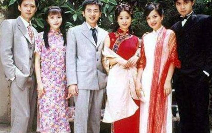 情深深：同样是陆家女儿，为何读大学的如萍，比不上唱歌的依萍？