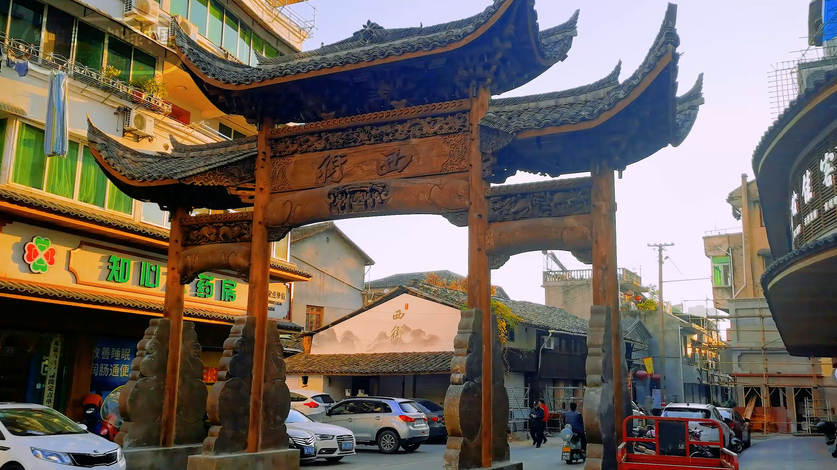 龙泉的青瓷宝剑有名气,为什么龙泉盛产宝剑