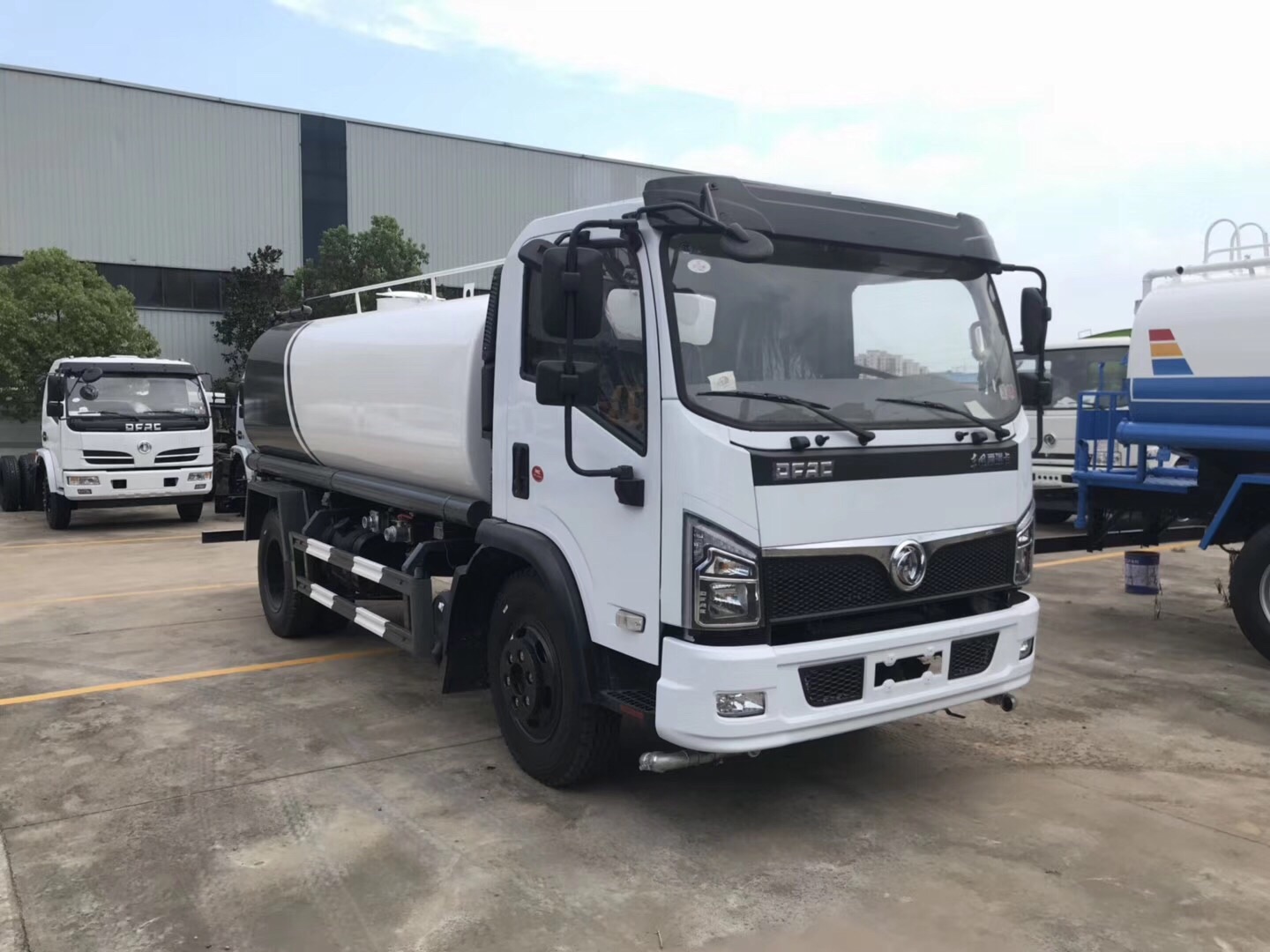 环卫专用洒水车东风,东风国六5吨洒水车报价